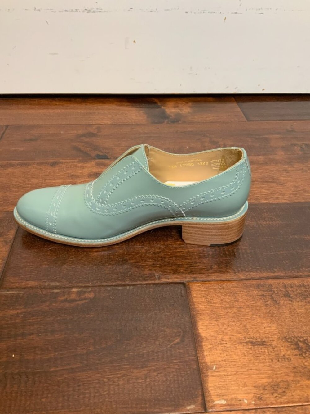 The Office of Angela Scott Blue Leather Ms. Arzner Laceless Brogues Shoes Sz 9.5 - Picture 3 of 11